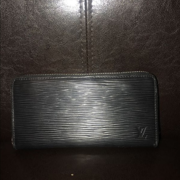 Handbags - Louie Vuitton wallet